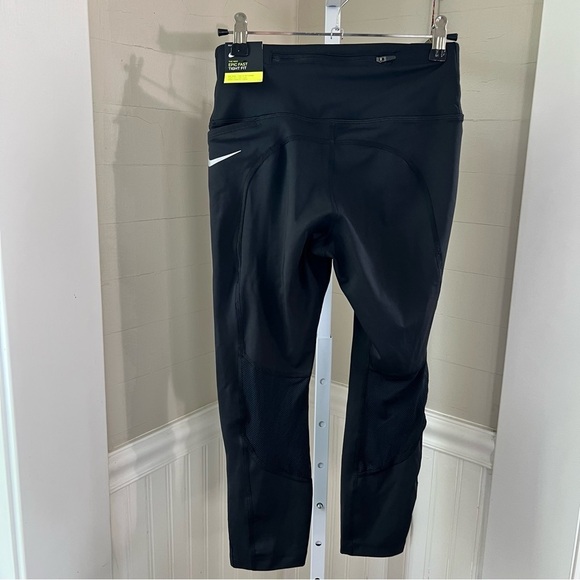 Nike Pants - Nike NWT Epic Fast Tight Fit Mid Rise Crop DriFit Legging Size Small